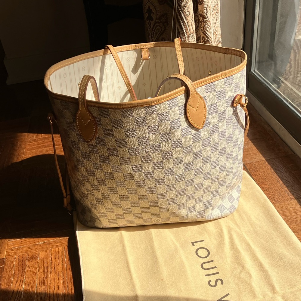 Louis Vuitton Neverfull bag